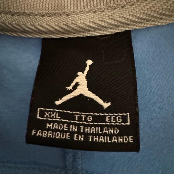 Light weight jacket - Picture 3 of 3
